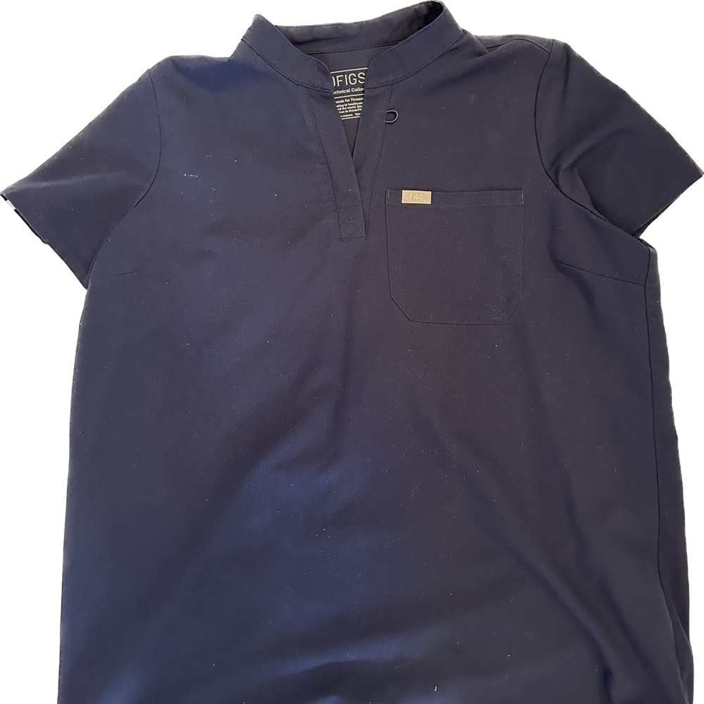FIGS maternity scrubs